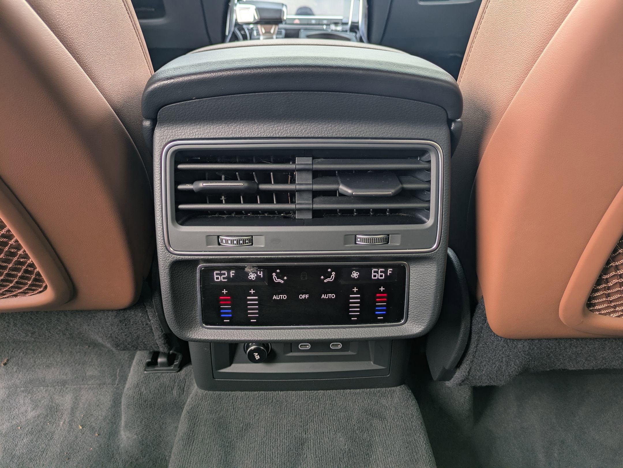 Used 2022 Audi Q8 Premium Plus w/ Premium Plus Package image 23