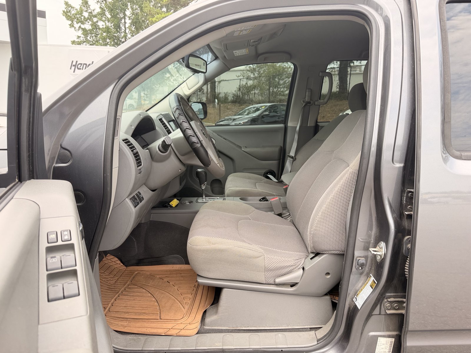 Used 2020 Nissan Frontier SV w/ Midnight Edition Floor Mats RWD image 14