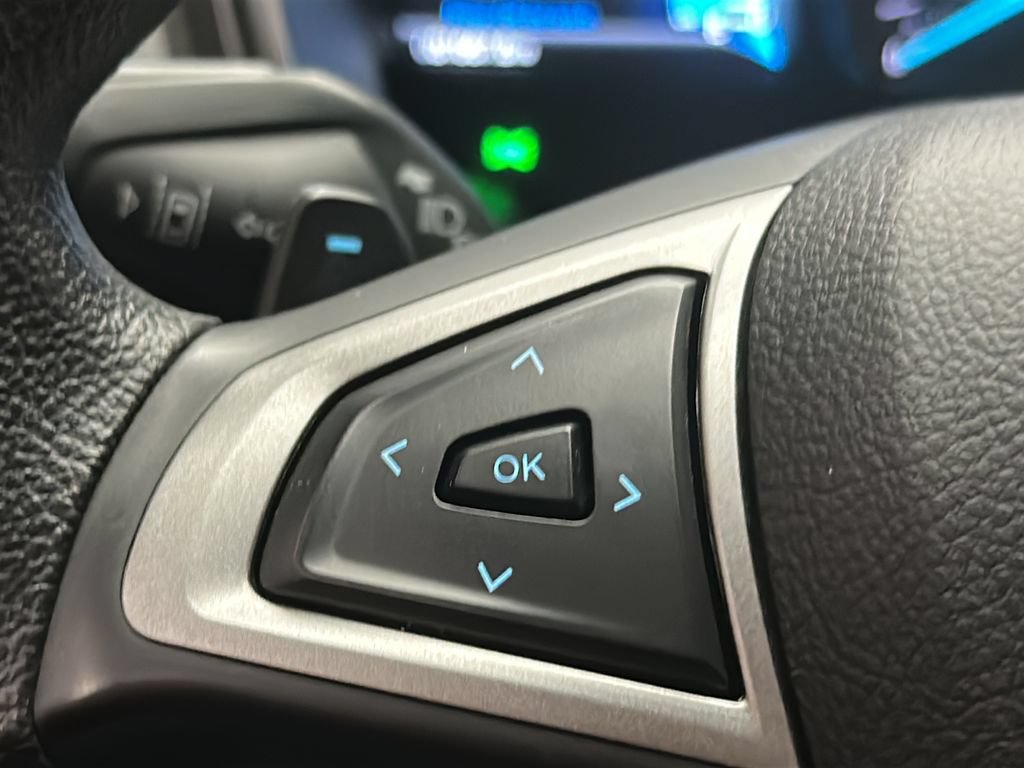 Used 2020 Ford Fusion SE AWD/4WD image 21