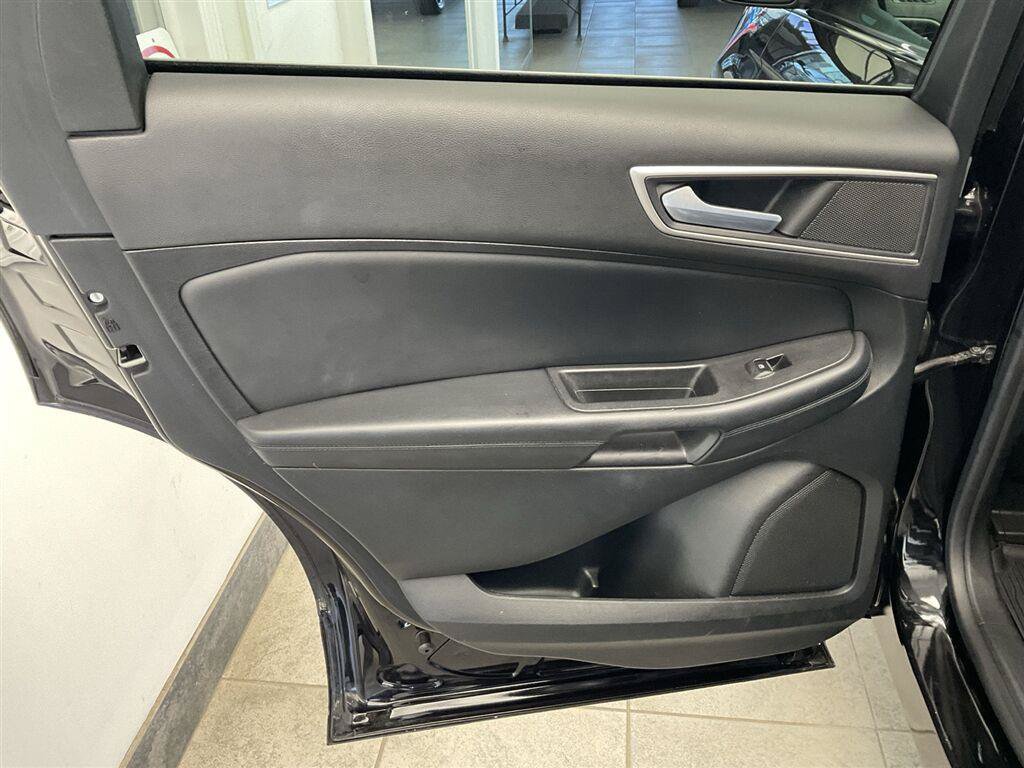 Used 2023 Ford Edge SEL w/ Convenience Package AWD/4WD image 11