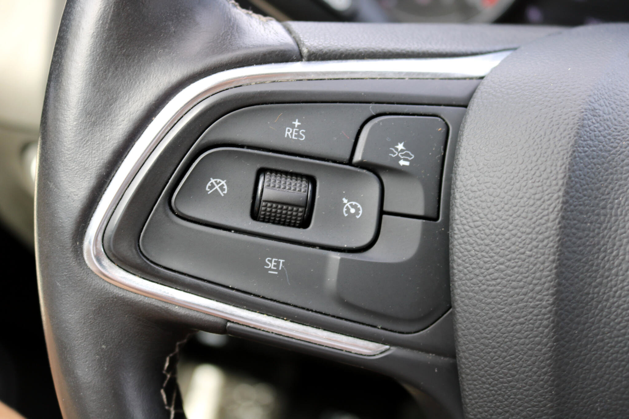 Used 2020 Buick Encore GX Select image 26