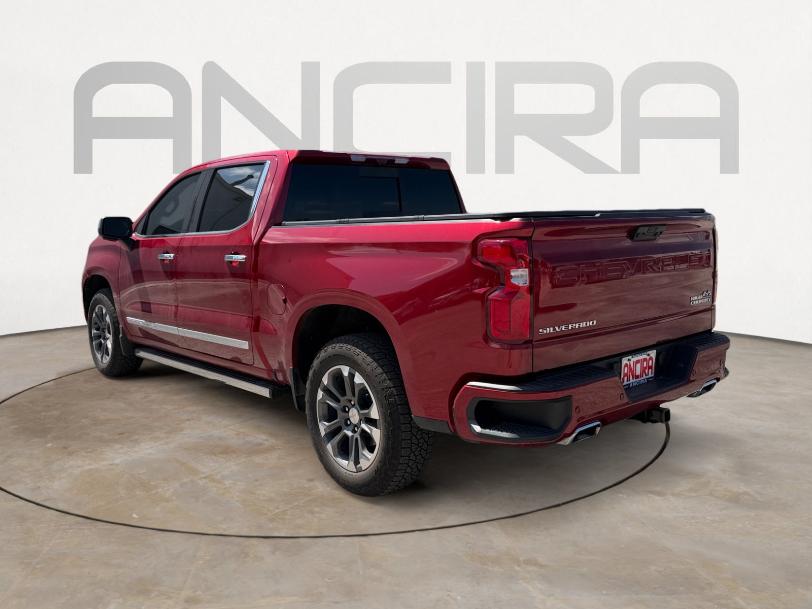 Used 2025 Chevrolet Silverado 1500 High Country w/ Technology Package AWD/4WD image 7