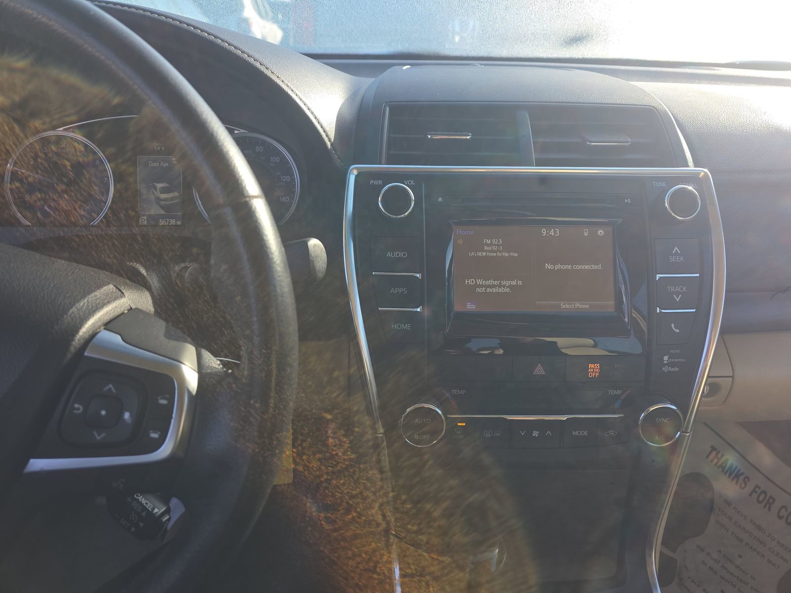 Used 2015 Toyota Camry XLE image 11