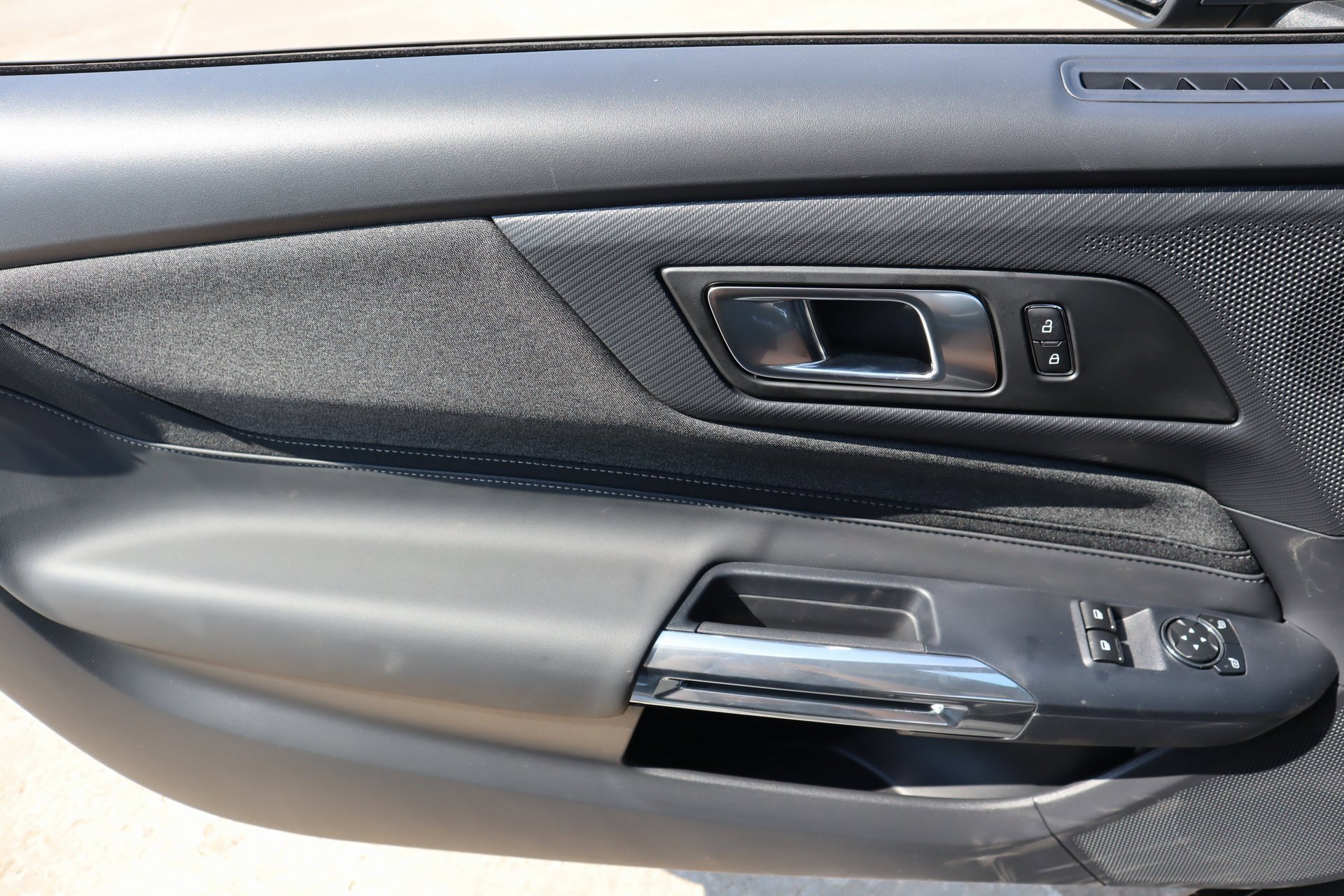 New 2025 Ford Mustang Coupe image 15