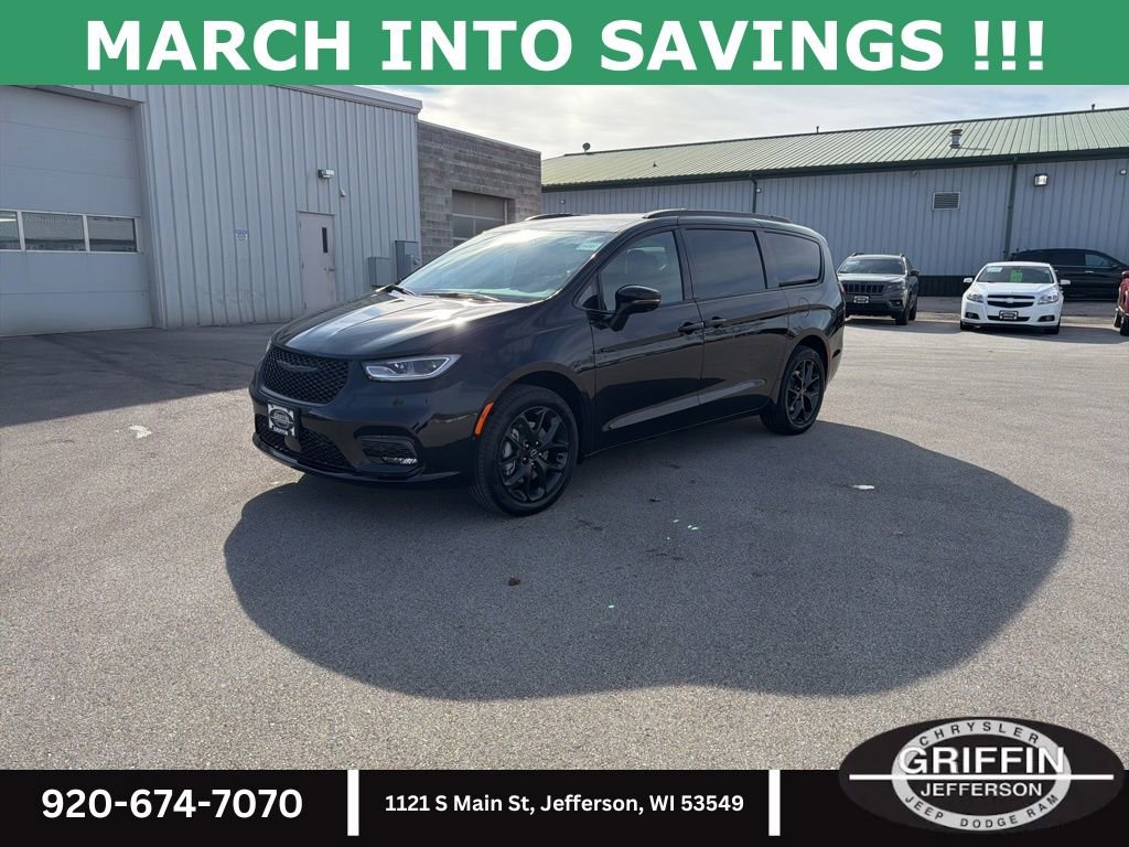 New 2026 Chrysler Pacifica Select w/ S Appearance Package image 1