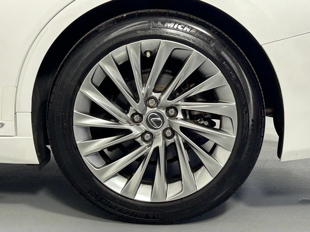 Used 2022 Lexus ES 300h w/ Luxury Package FWD image 39