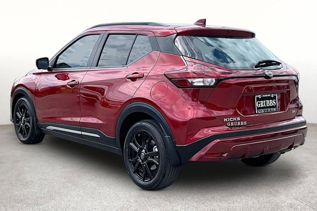Used 2024 Nissan Kicks SR w/ SR Premium Package FWD image 15