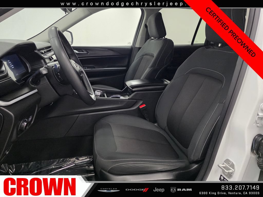 Used 2024 Jeep Grand Cherokee Laredo AWD/4WD image 21