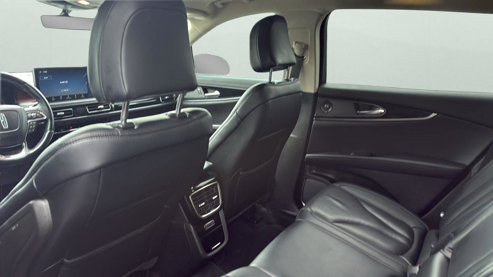 Used 2022 Lincoln Nautilus Reserve w/ Equipment Group 201A image 29