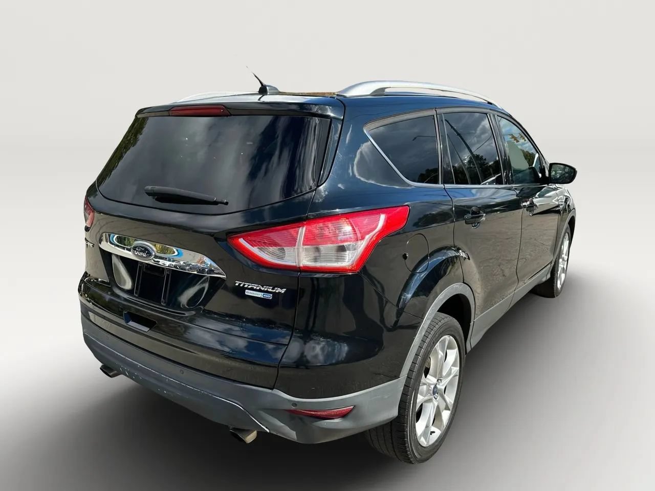 Used 2016 Ford Escape Titanium AWD/4WD image 3