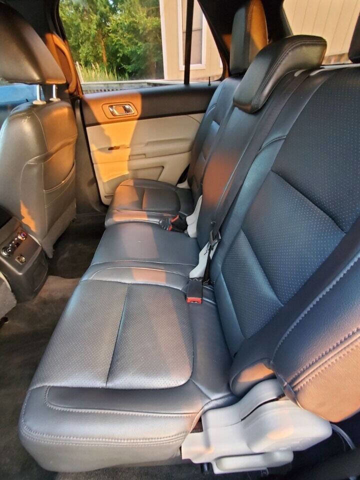 Used 2012 Ford Explorer FWD image 25