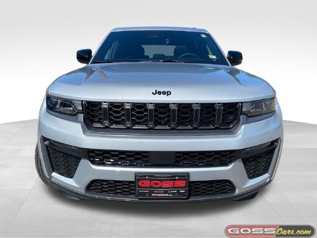 New 2026 Jeep Grand Cherokee Limited w/ Limited Altitude Package AWD/4WD image 2