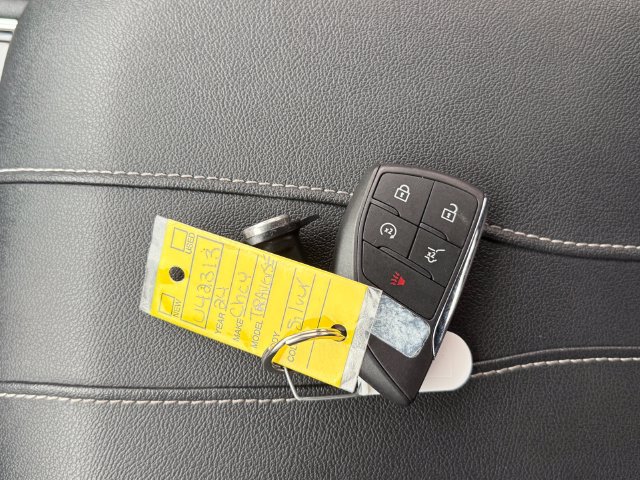 Used 2024 Chevrolet Traverse LT FWD image 16