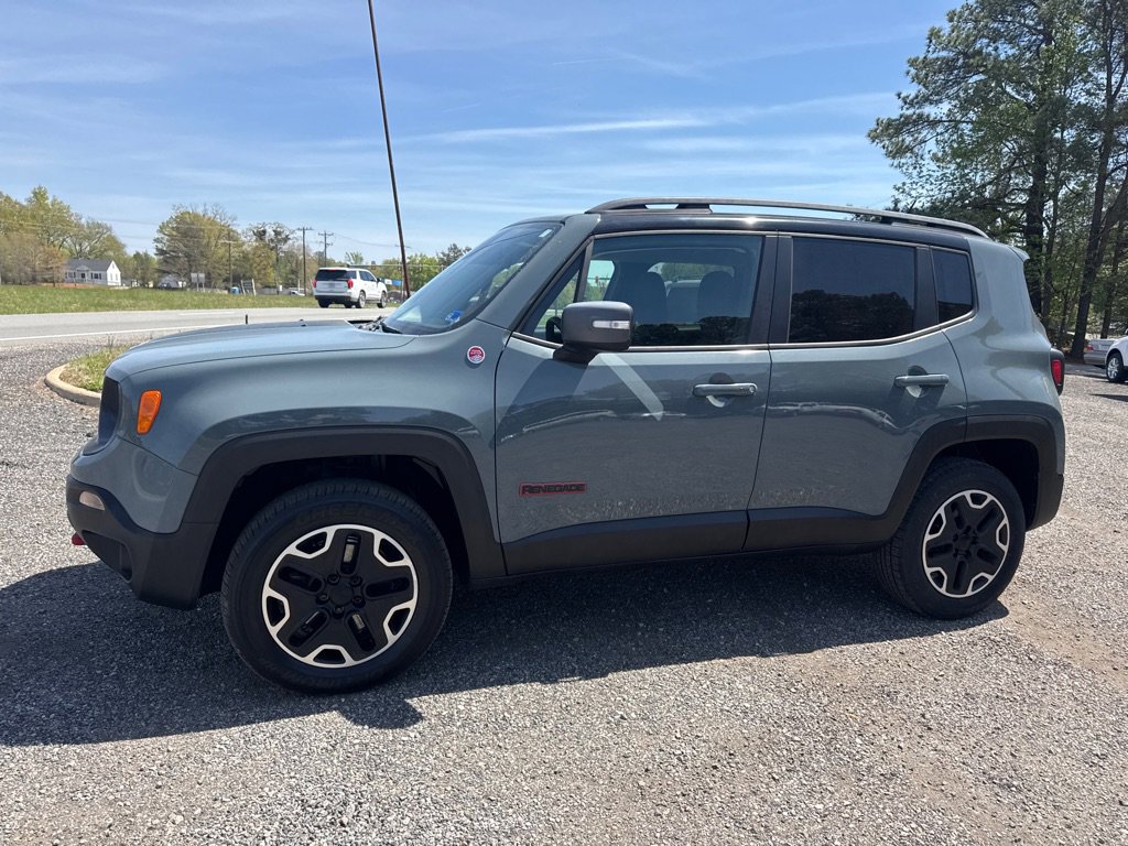 Used 2015 Jeep Renegade Trailhawk w/ Safety & Security Group I image 3