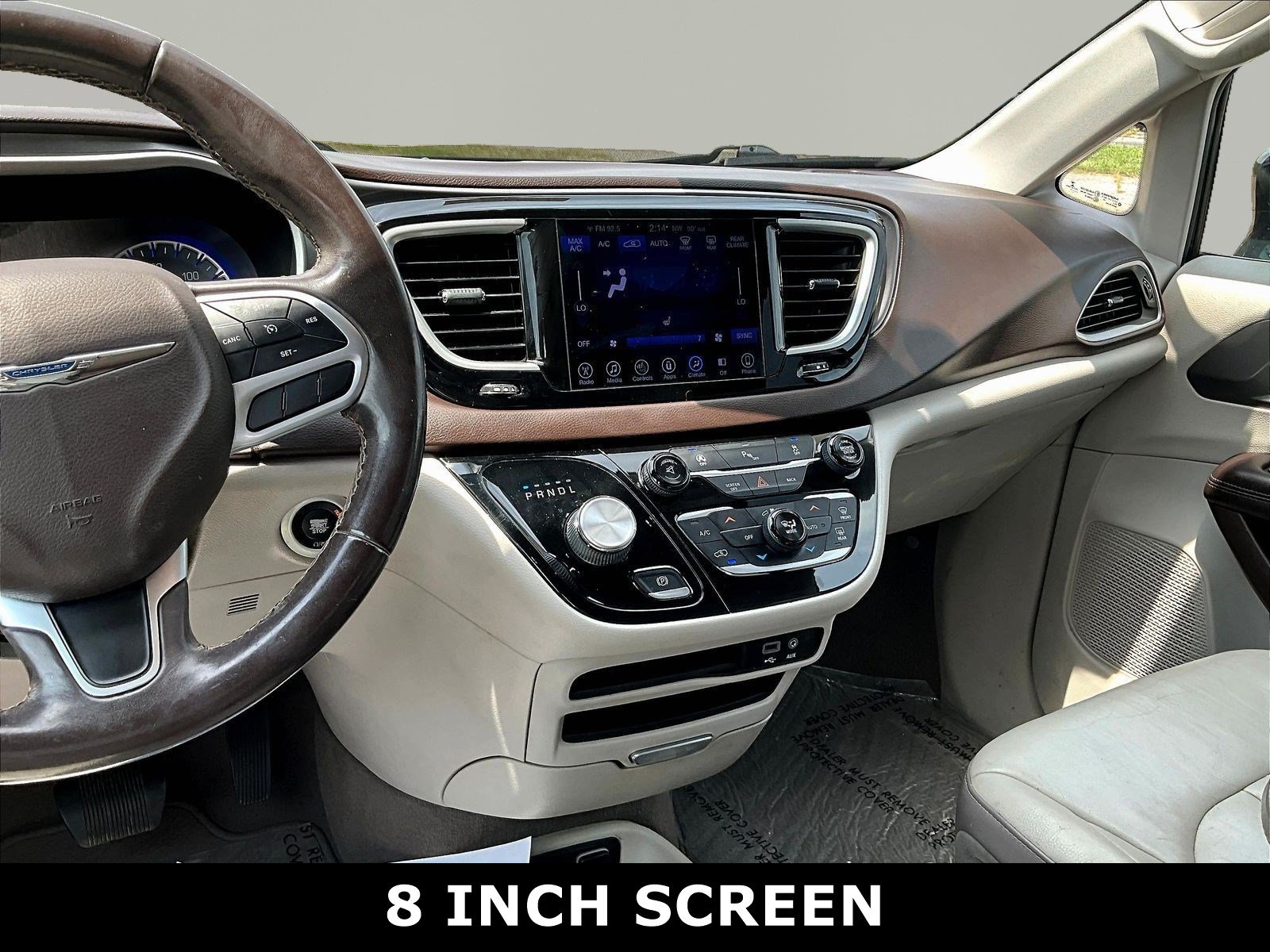 Used 2017 Chrysler Pacifica Touring-L FWD image 8