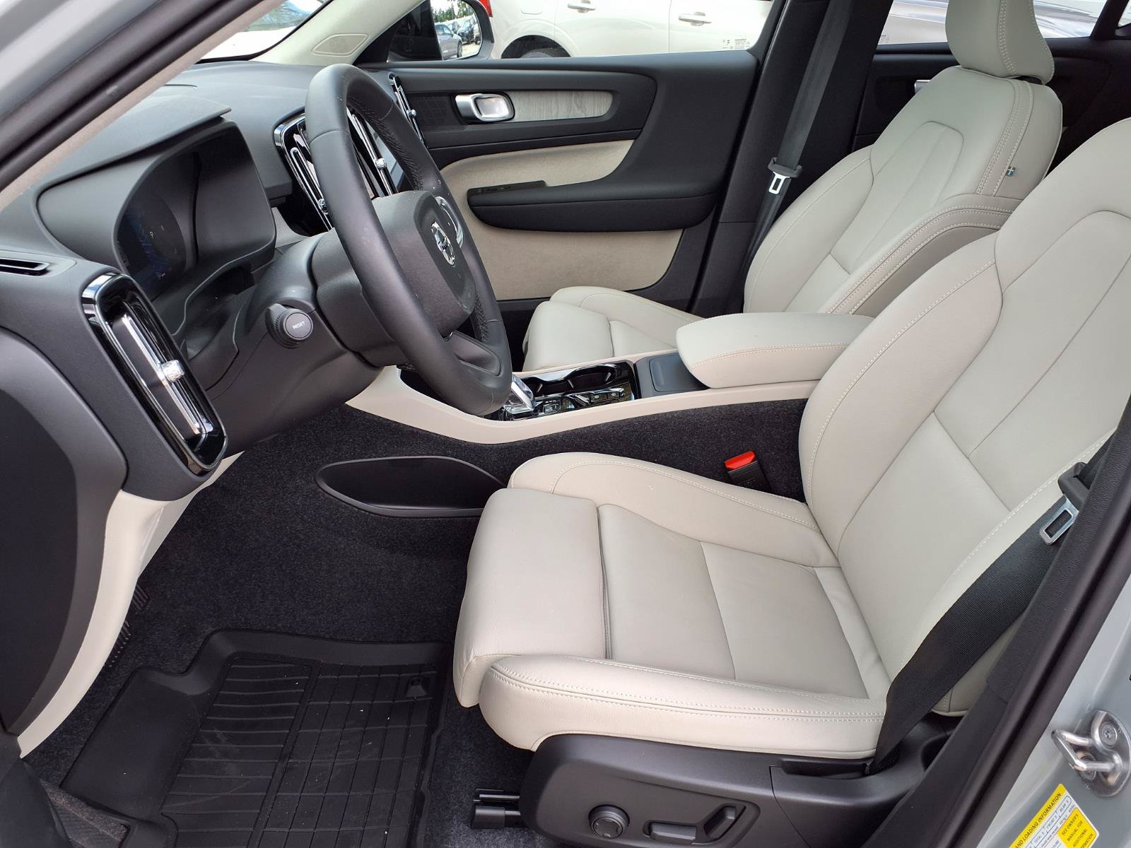 New 2026 Volvo XC40 B5 Plus w/ Protection Package Premier AWD/4WD image 13