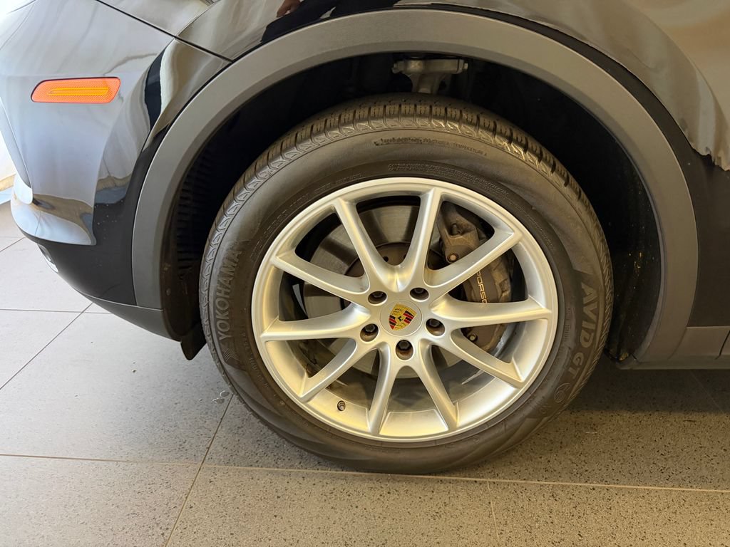 Certified 2021 Porsche Cayenne Coupe AWD/4WD image 10