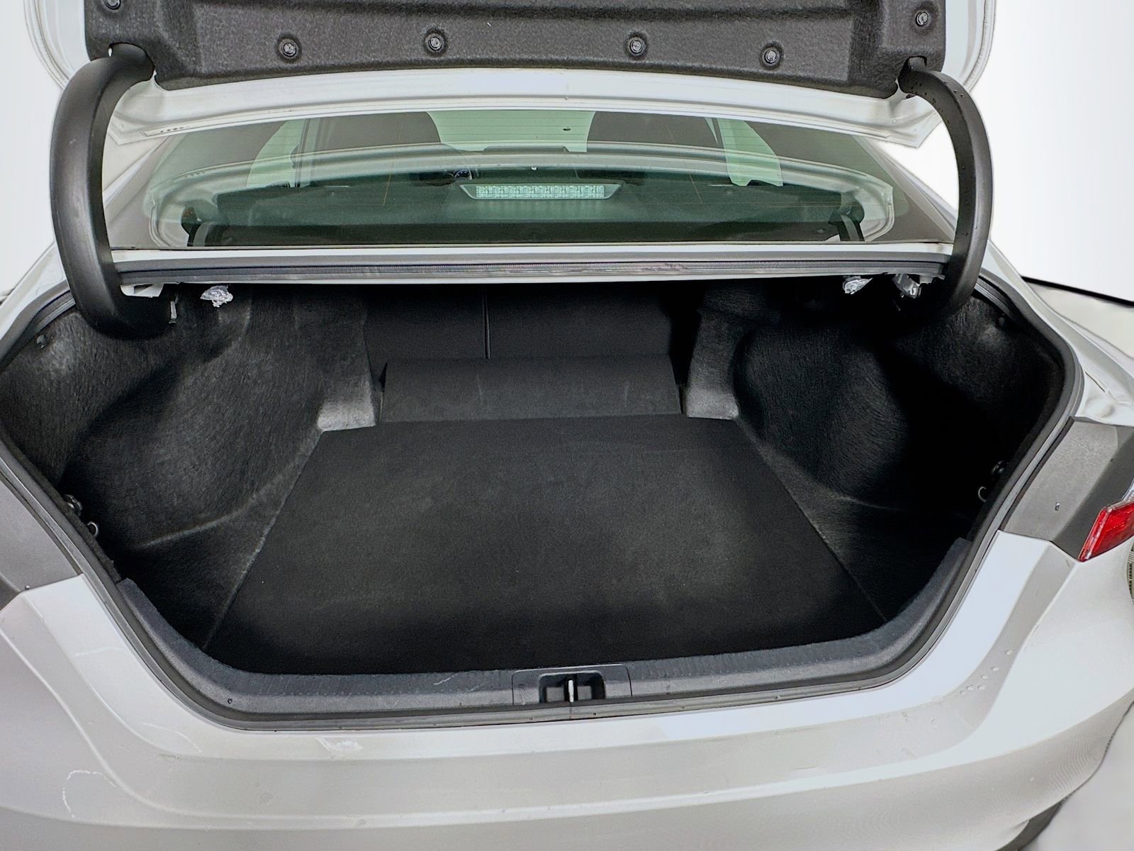 Used 2024 Toyota Camry LE image 25