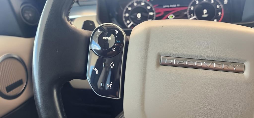 Used 2020 Land Rover Discovery Landmark image 33