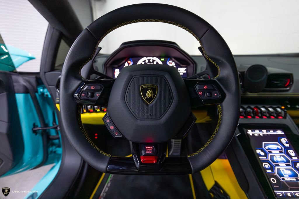 Used 2022 Lamborghini Huracan EVO RWD image 21