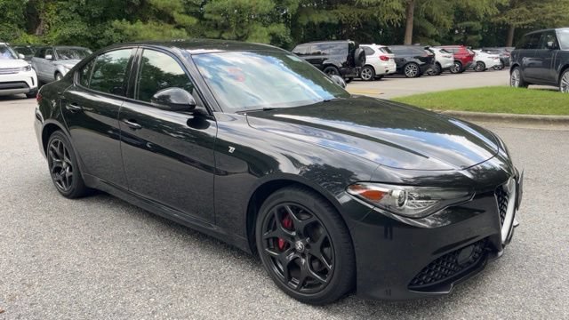 Used 2022 Alfa Romeo Giulia Ti w/ Active Assist Plus Package AWD/4WD image 2