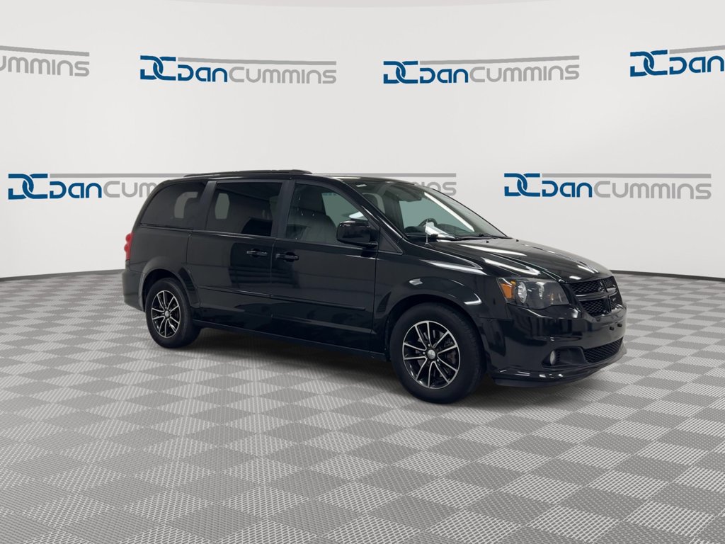 Used 2017 Dodge Grand Caravan GT FWD image 2
