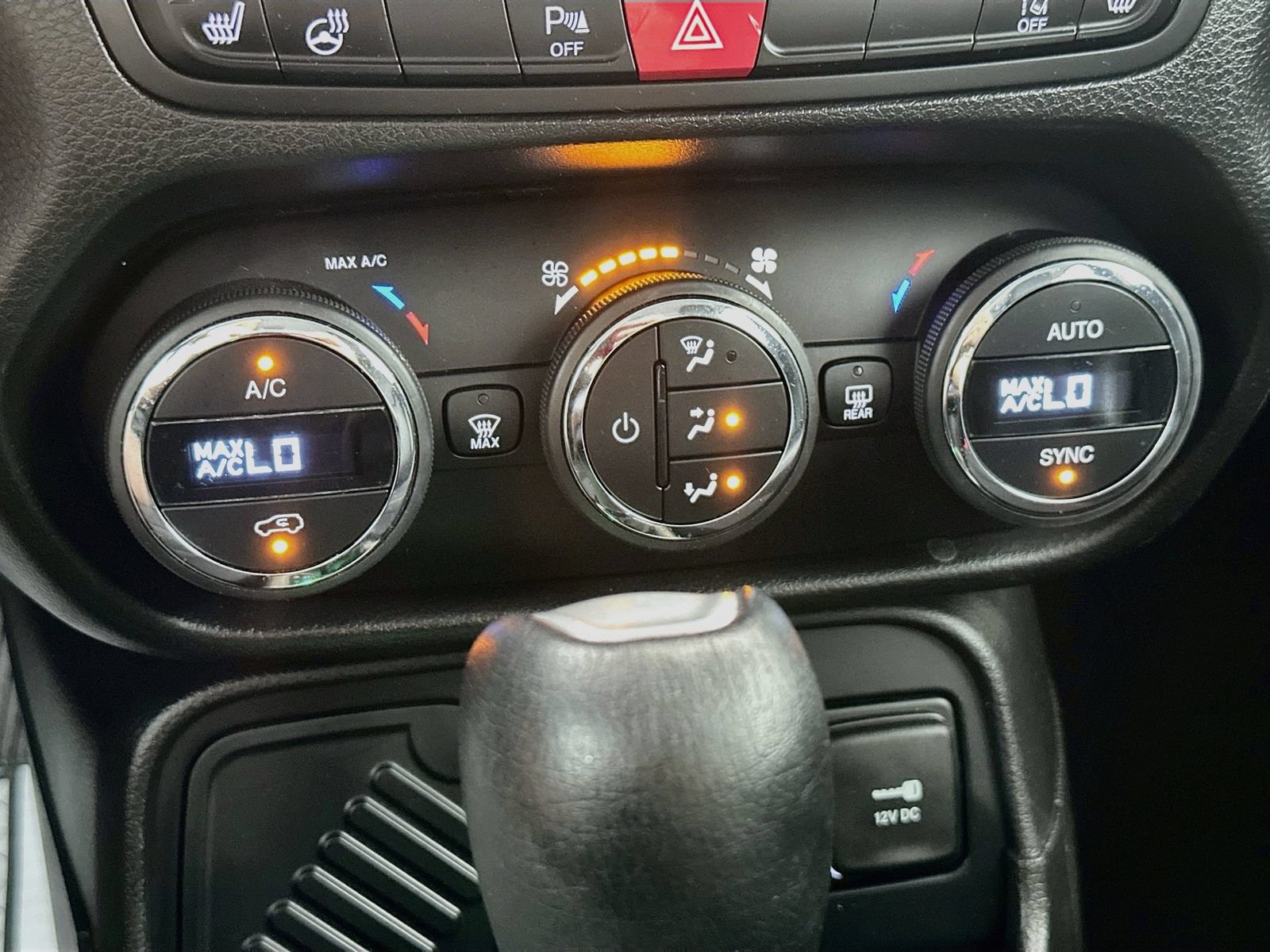 Used 2017 Jeep Renegade Limited w/ Advanced Technology Group FWD image 16