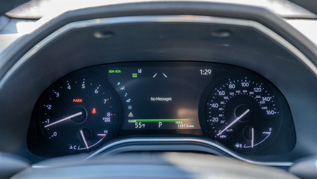 Used 2020 Toyota Avalon XLE FWD image 19