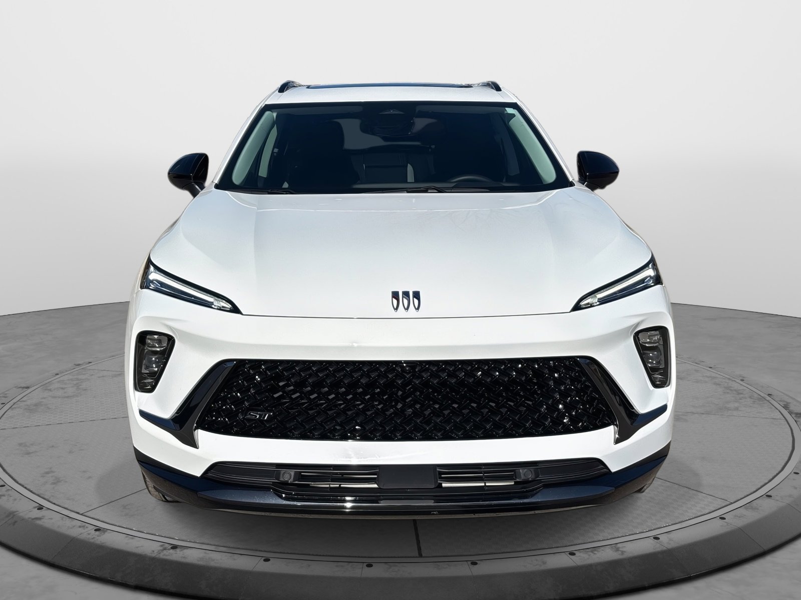 Used 2024 Buick Envision Sport Touring image 2