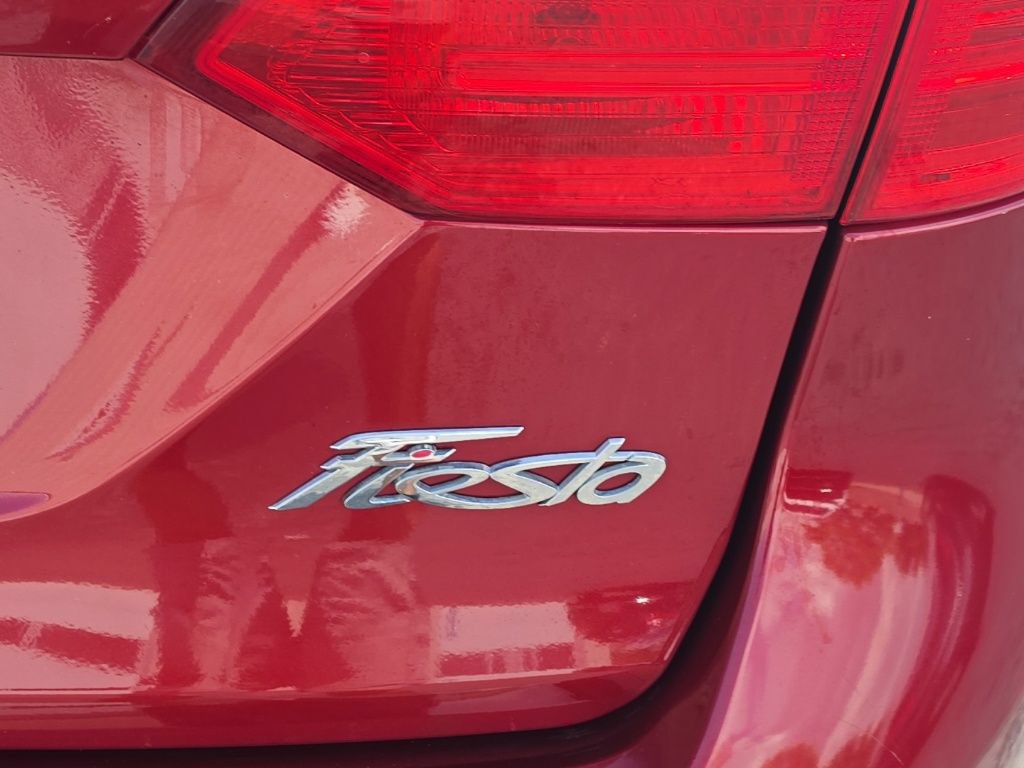 Used 2016 Ford Fiesta Titanium FWD image 8