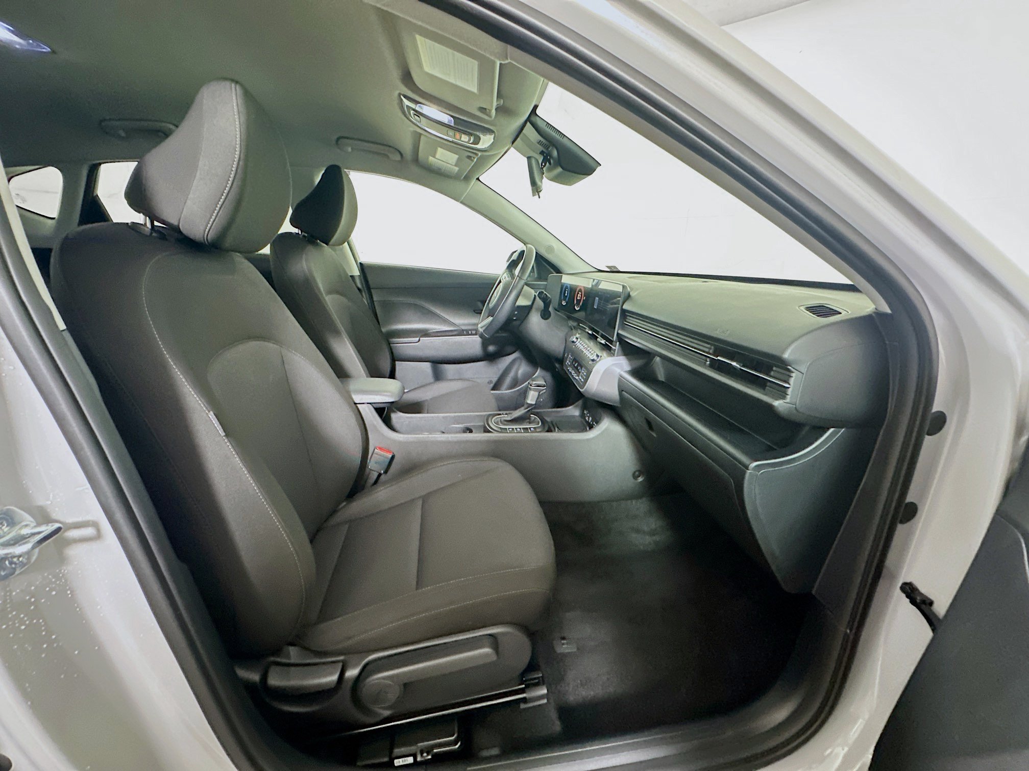 Used 2026 Hyundai Kona SEL Sport FWD image 30