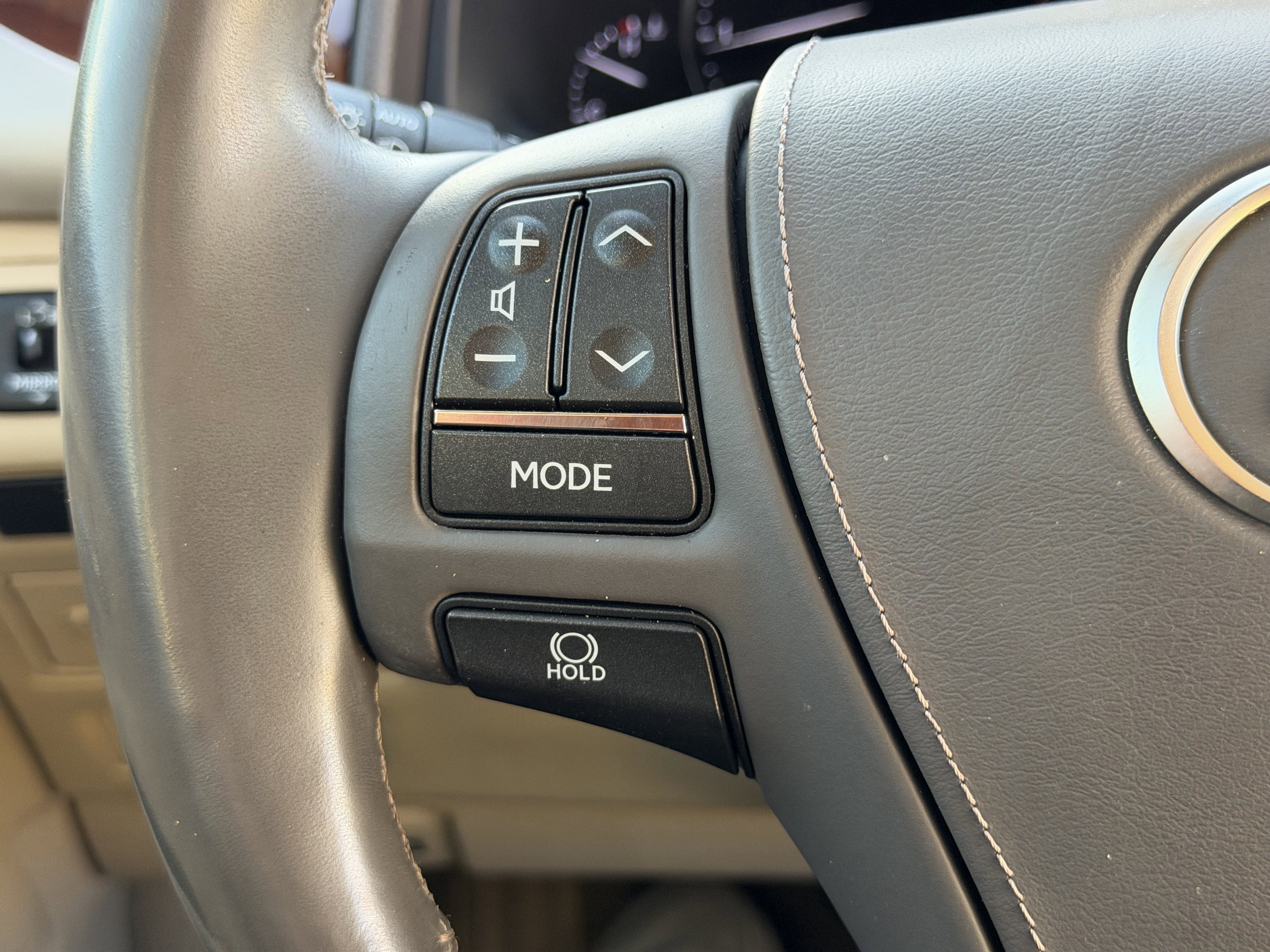 Used 2016 Lexus LS 460 AWD w/ Comfort Package image 18
