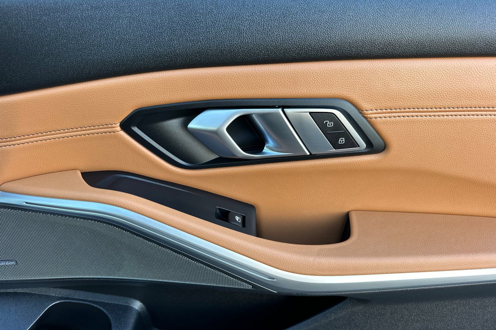 Used 2021 BMW 330i xDrive Sedan w/ Executive Package image 18