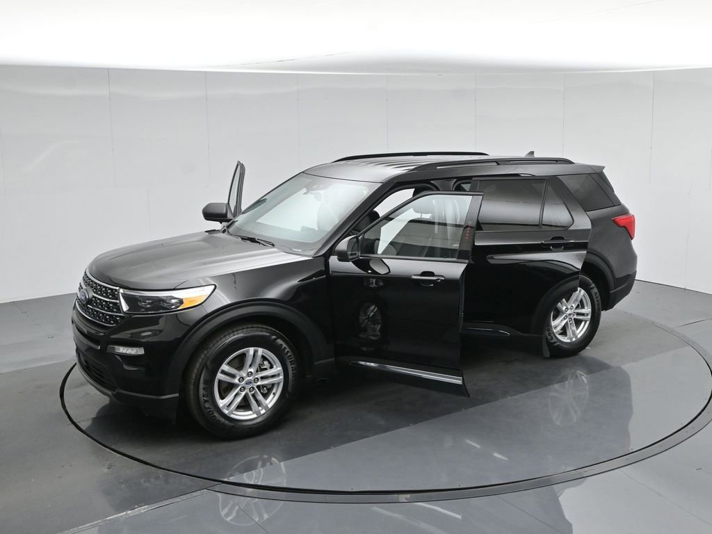 Certified 2022 Ford Explorer XLT w/ Equipment Group 202A image 43