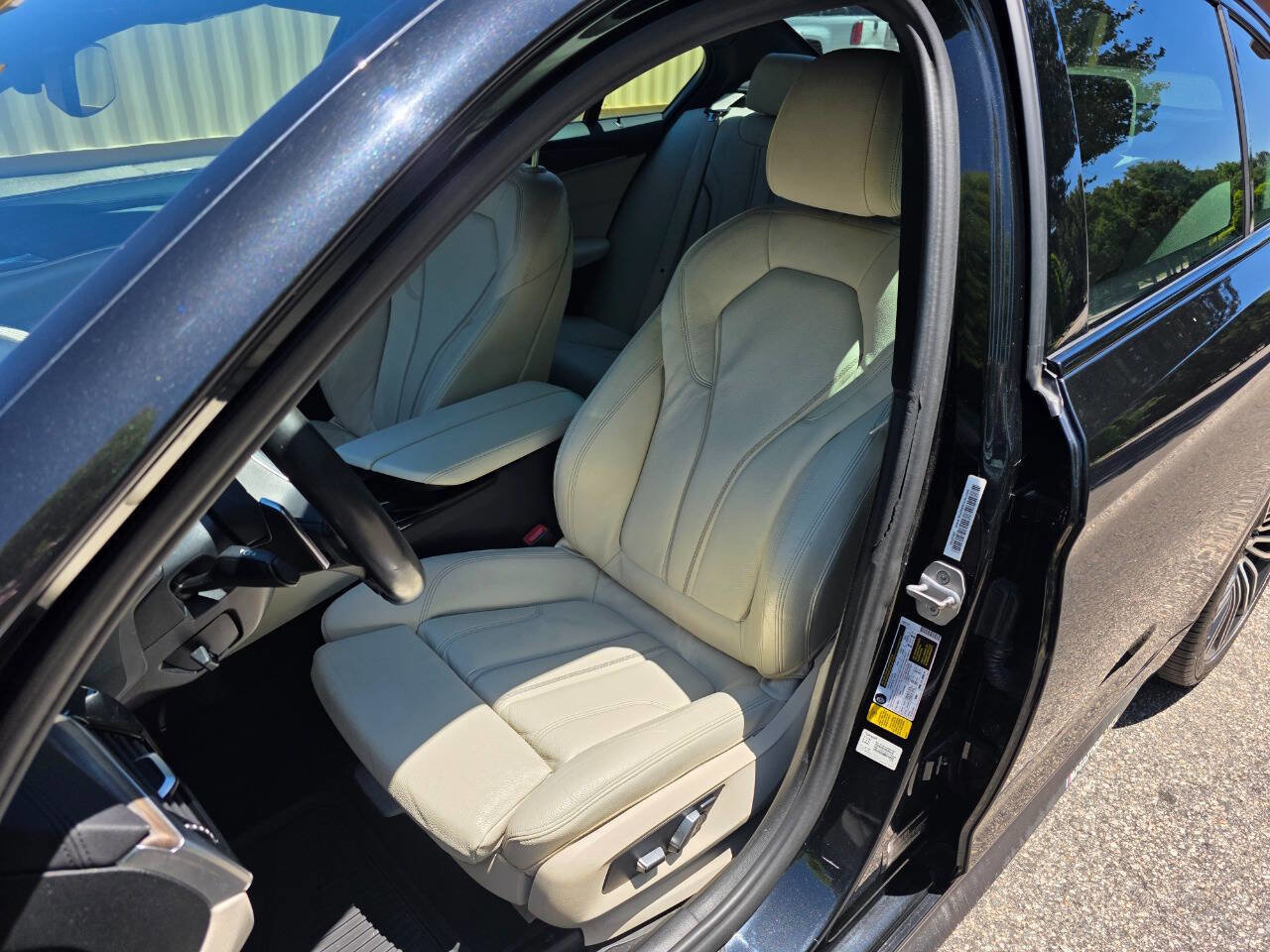 Used 2018 BMW 530i RWD image 16