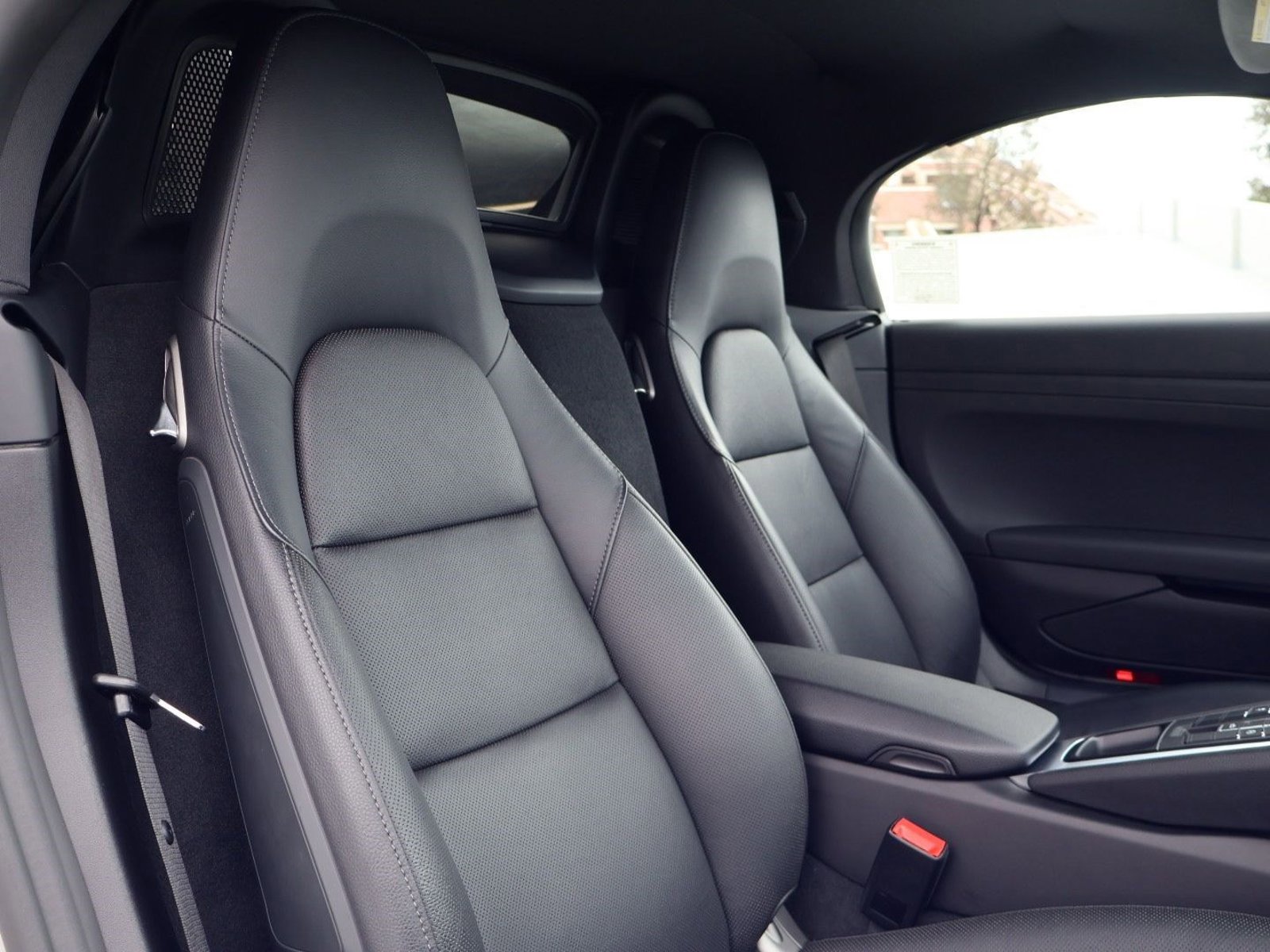Certified 2023 Porsche 718 Boxster RWD image 23