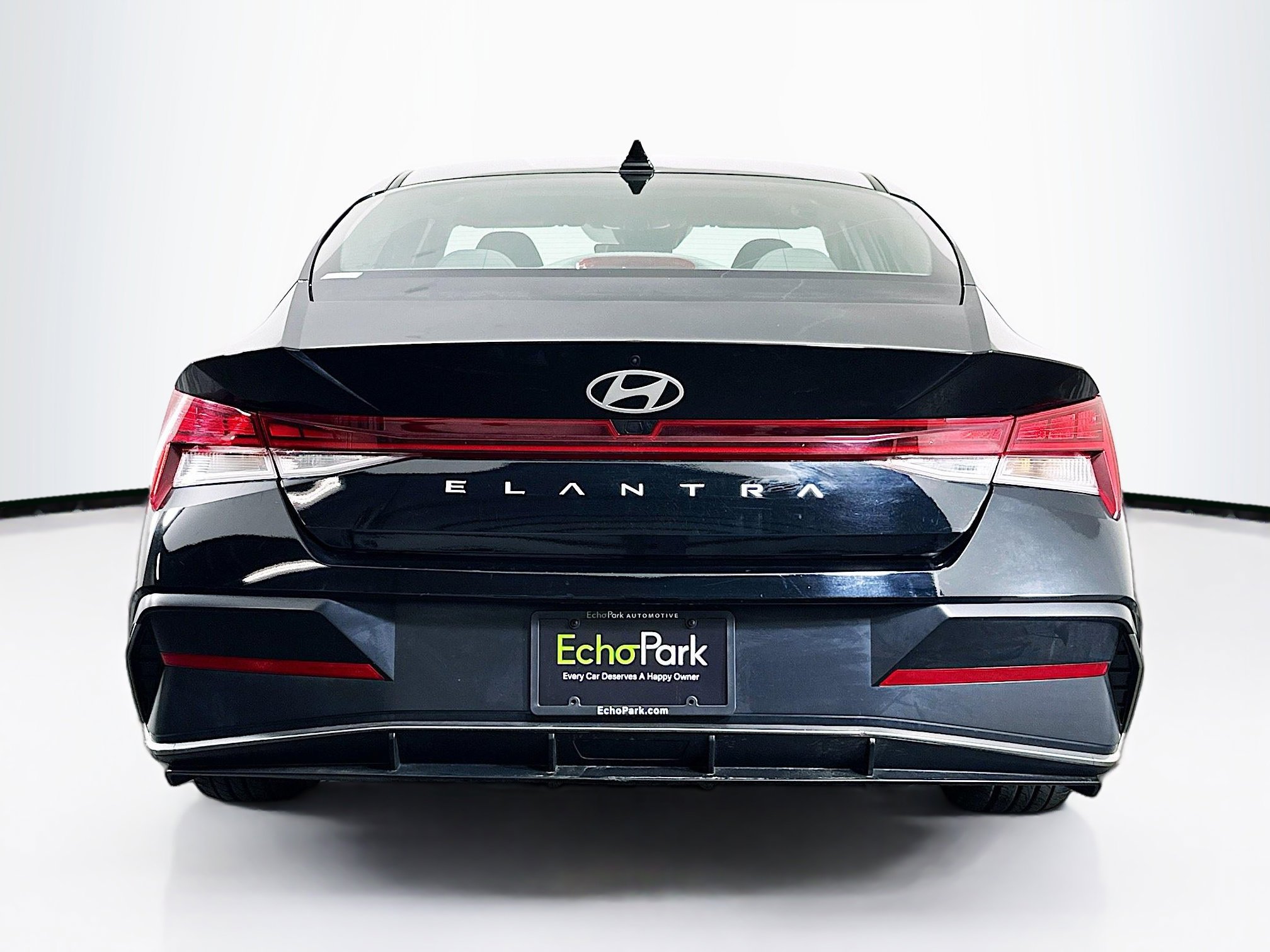 Used 2025 Hyundai Elantra SEL FWD image 7