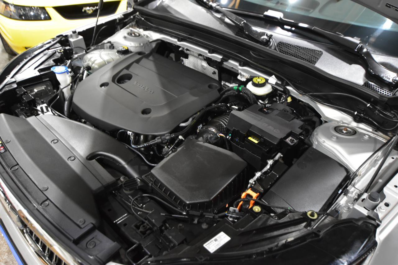 Used 2025 Volvo XC40 B5 Core image 51