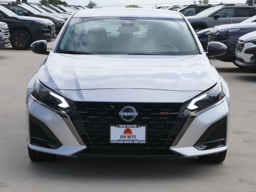 Used 2024 Nissan Altima 2.5 SR FWD image 6