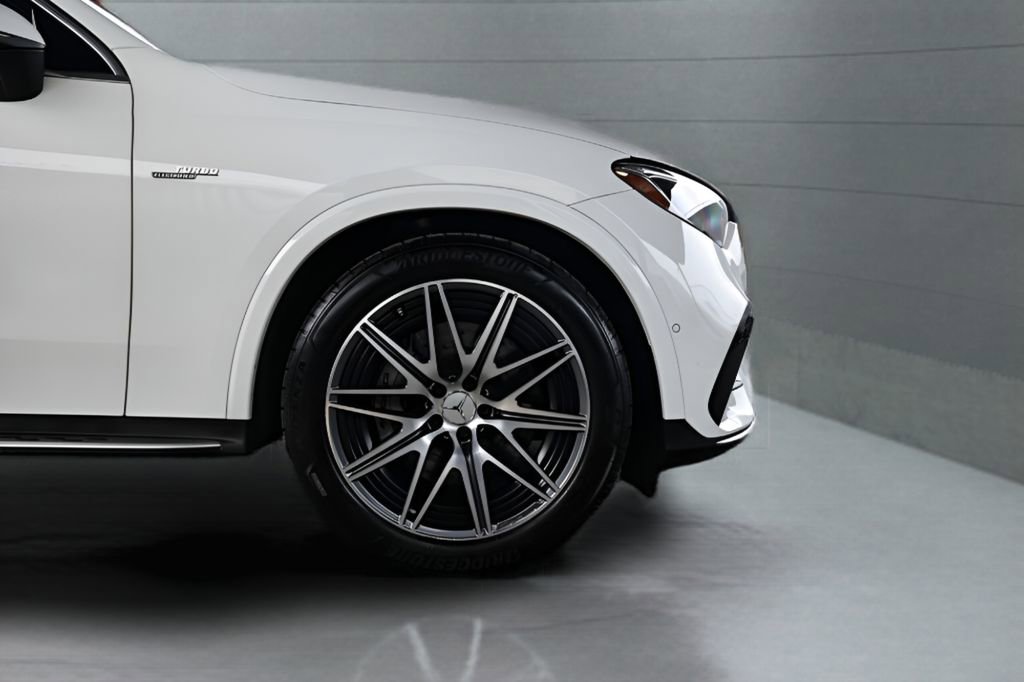 Used 2025 Mercedes-Benz GLC 43 AMG 4MATIC image 10