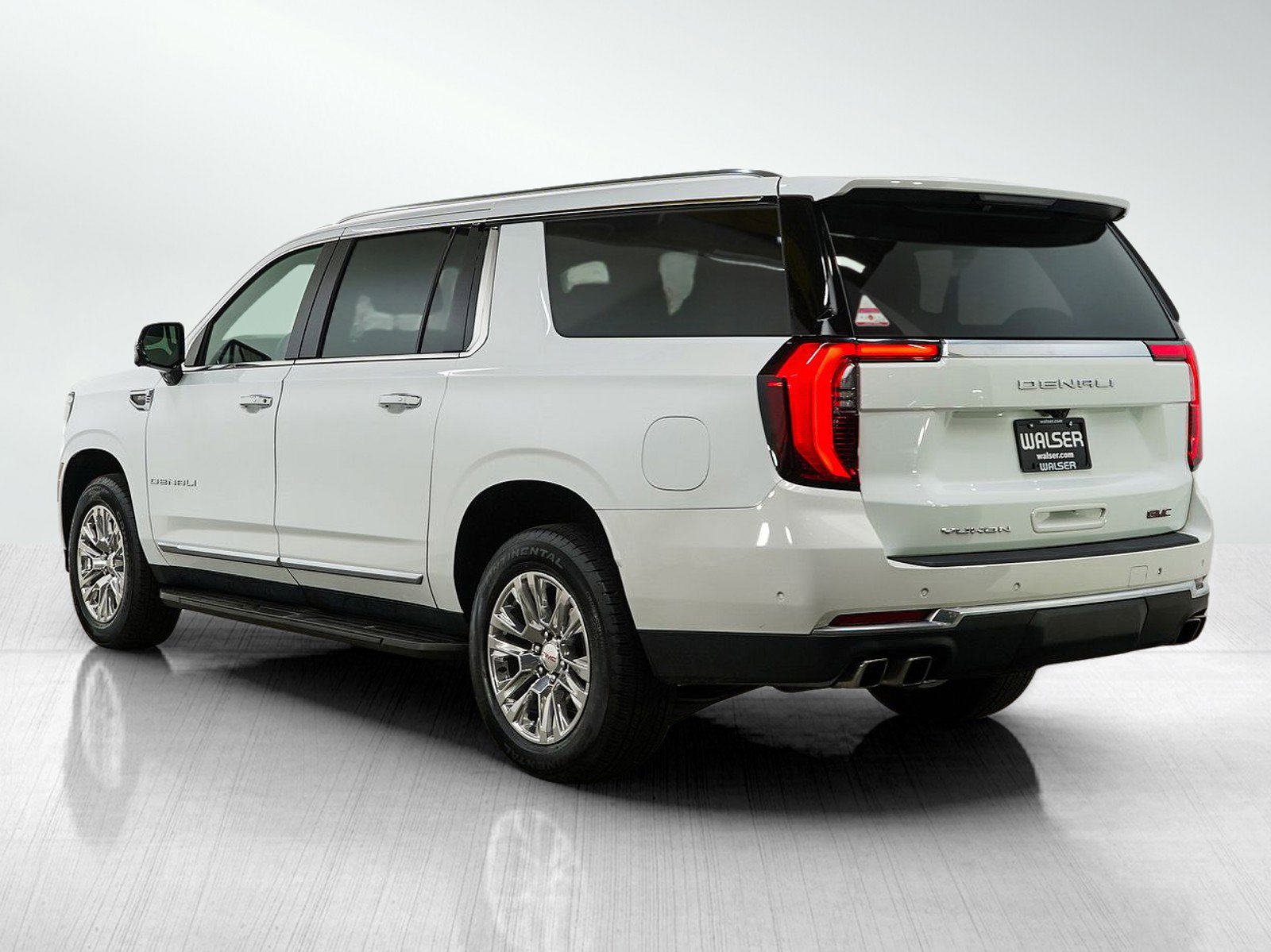 Used 2025 GMC Yukon XL Denali image 3