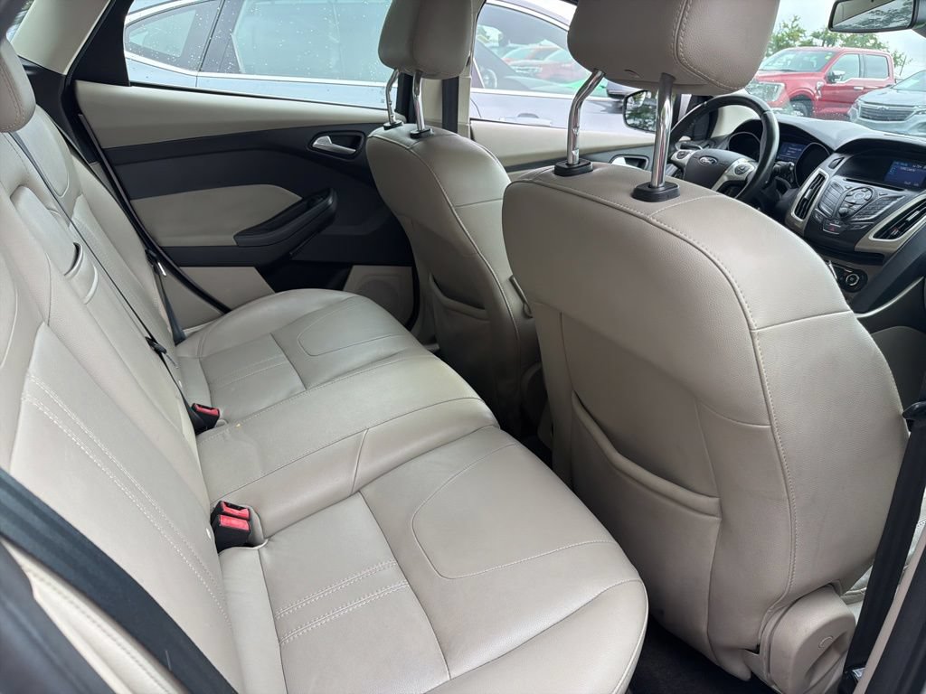 Used 2012 Ford Focus SEL FWD image 6