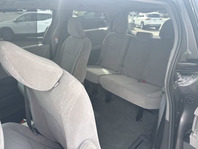 Used 2017 Toyota Sienna LE image 15