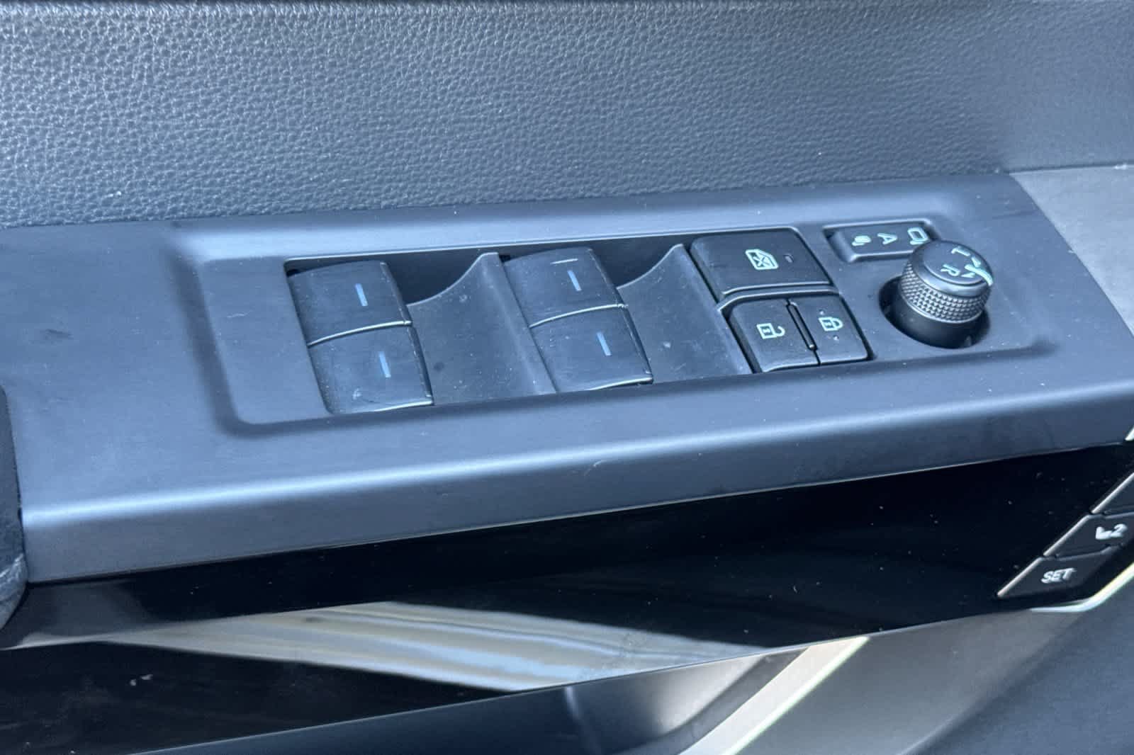 Used 2024 Toyota Tundra Limited AWD/4WD image 13