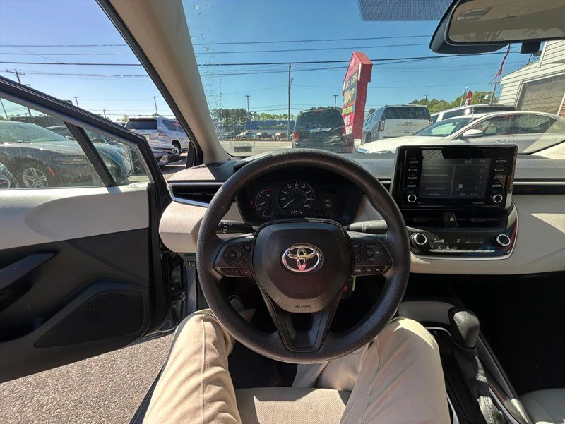 Used 2021 Toyota Corolla L FWD image 9