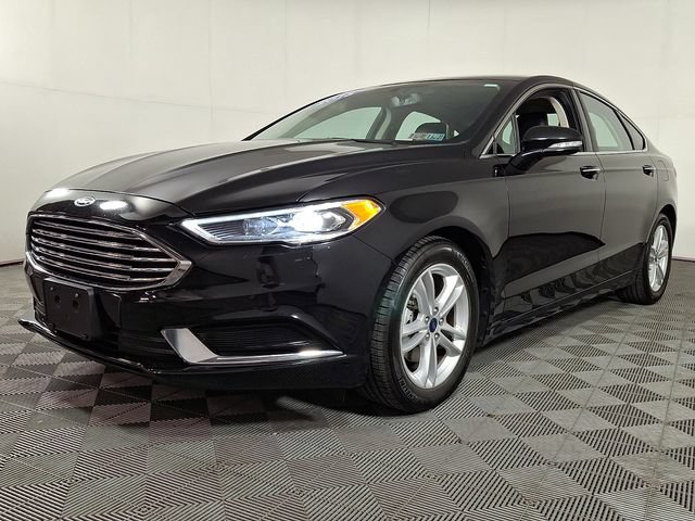 Used 2018 Ford Fusion SE w/ Fusion SE Technology Package FWD image 6
