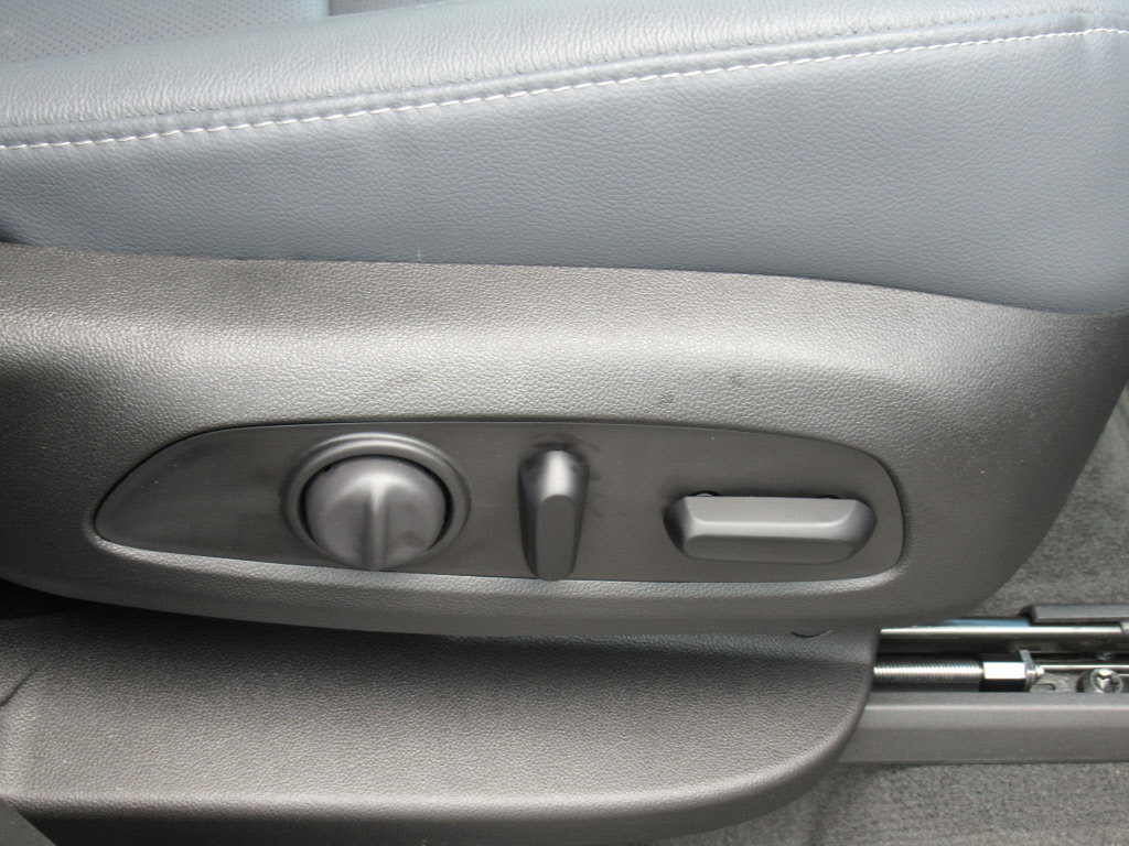 Used 2020 Chevrolet Traverse Premier FWD image 11