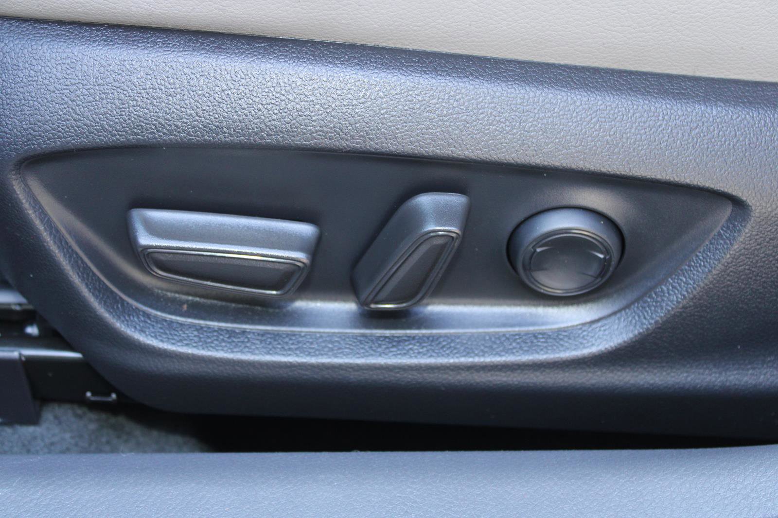 Used 2023 Toyota Camry XLE image 32