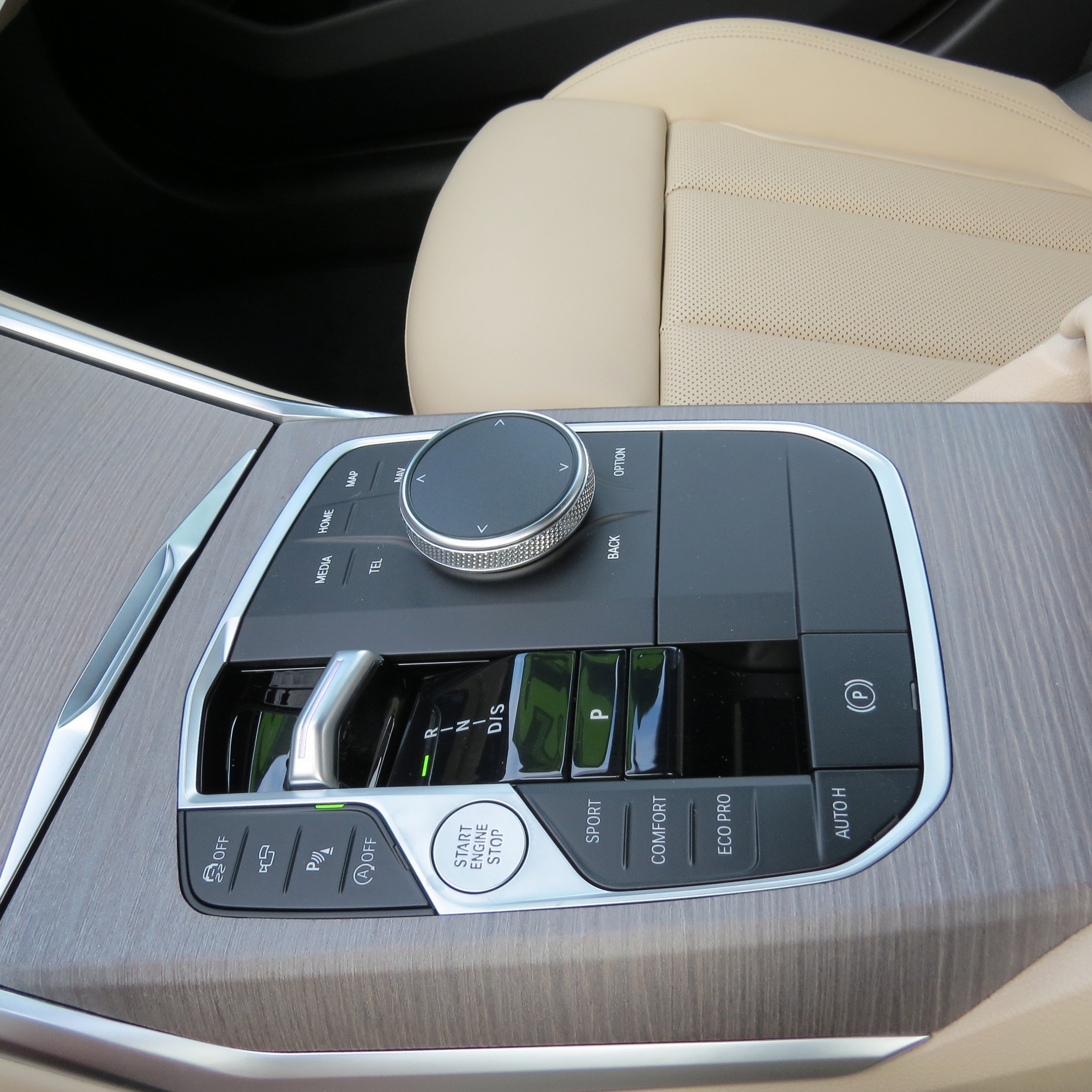 New 2025 BMW 330i Sedan w/ Convenience Package image 22