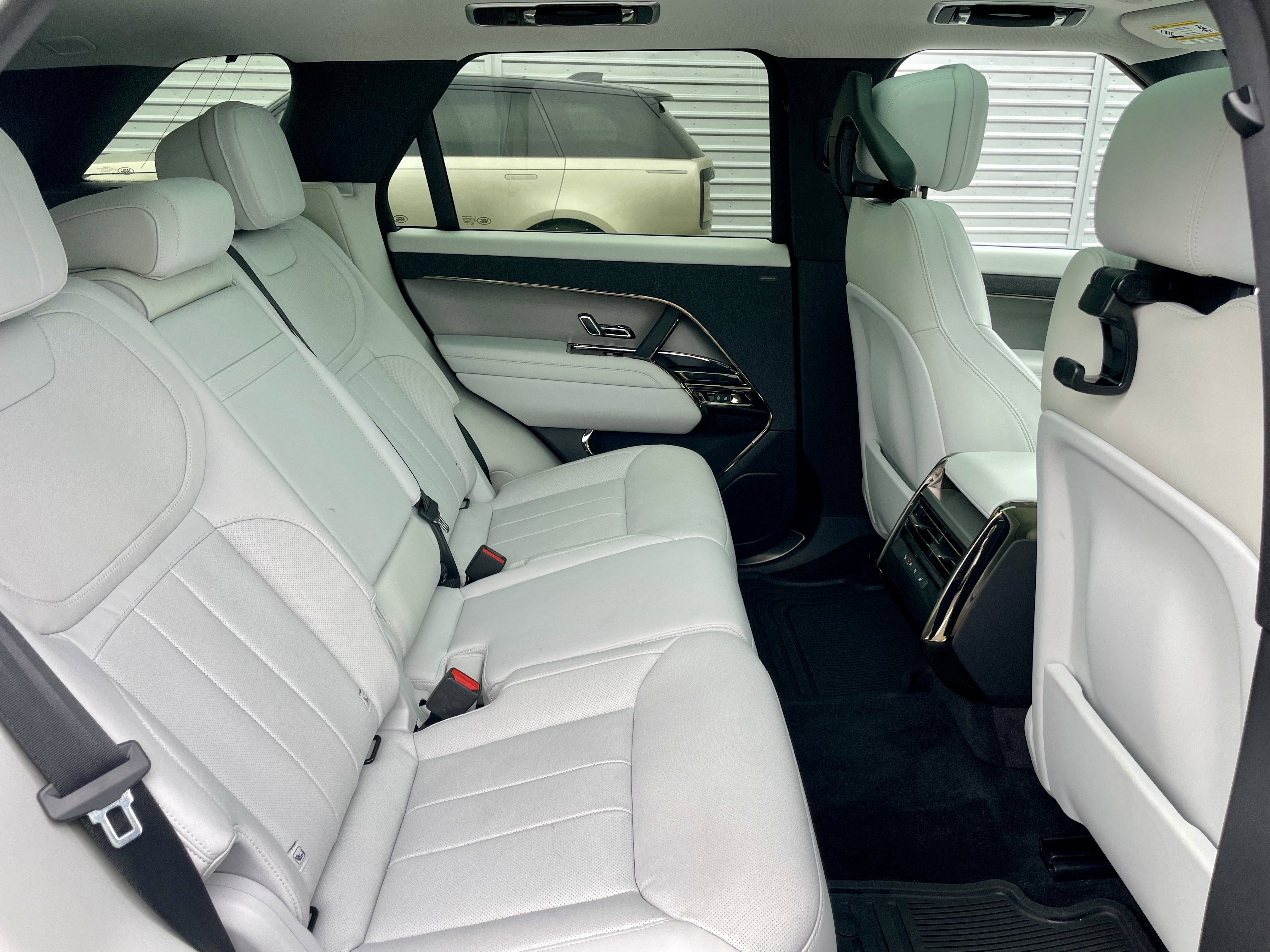 Certified 2024 Land Rover Range Rover Sport SE image 31